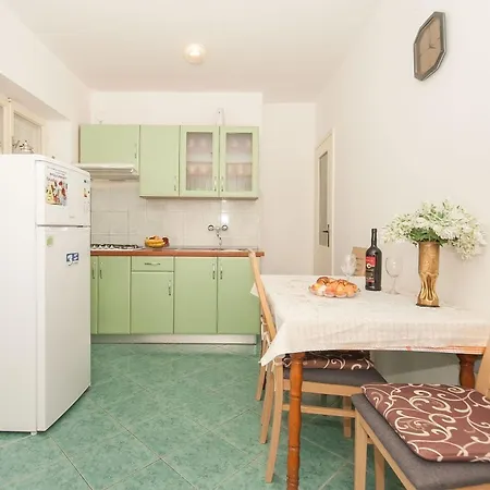 Apartment Neda Omis