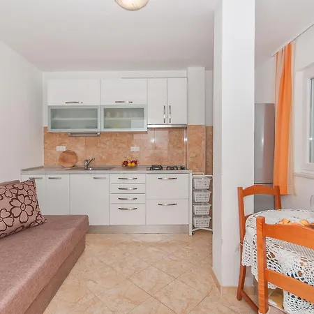 Apartment Neda Omis